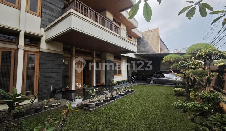 Dijual Rumah Besar dan Mewah di Mekarwangi