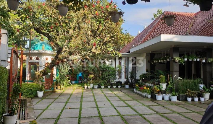 Dijual Rumah Mewah Setrasari 3 Lantai Tengah Kota Bandung 1