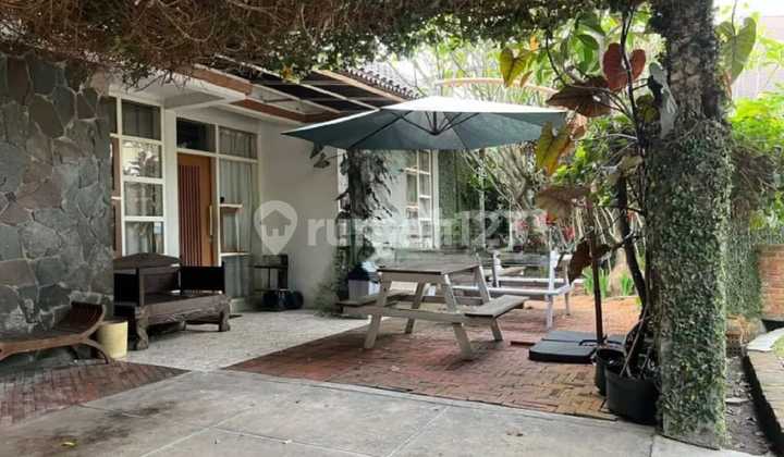 For Sale Active Favorite House & Cafe on Golf Street, Arcamanik, Bandung