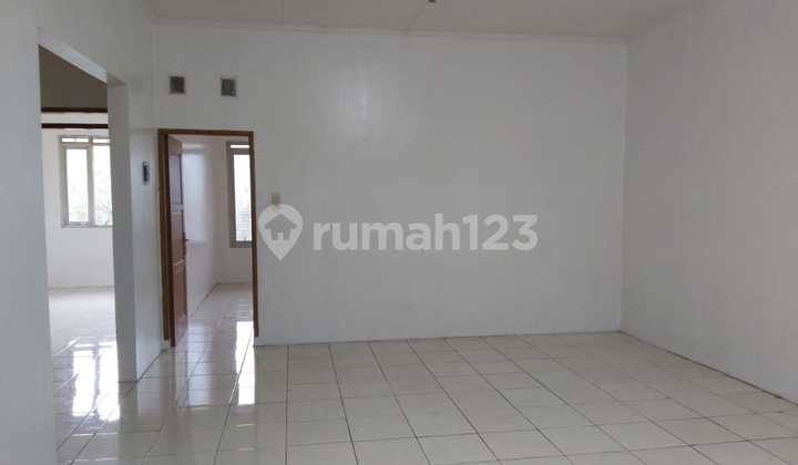 For Sale: 2-Story Shop House, Renovated, Strategic, Ready to Use in Taman Kopo Indah 3, Bandung 2