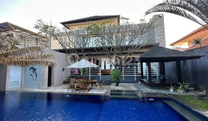 Rumah Mewah Plus Bastment Ada Pool Luas.furnish Elit Gatsu Barat Jl8mtr