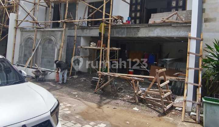 Sisa 1Unit Rumah Baru Gress 3Lt Style Eropa Tk Pakerisan Panjer Jl6mtr Sisa 1Unit Rumah Baru Gress 3Lt Style Eropa Tk Pakerisan Panjer Jl6mtr