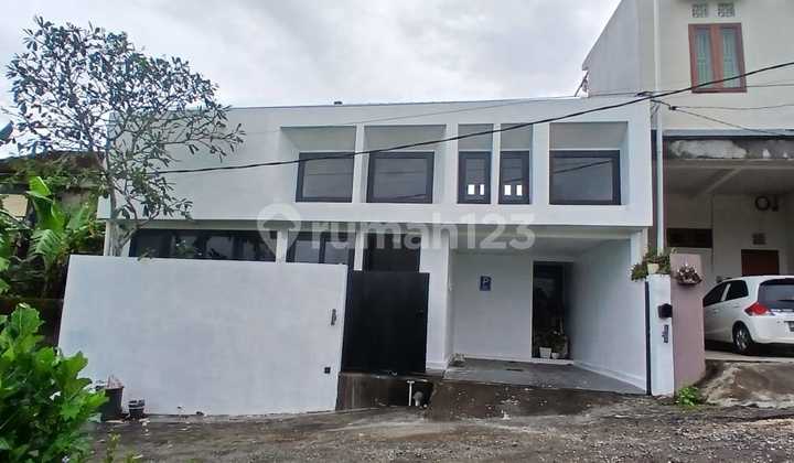 Buc Rumah Stylish 2lt Semi Furnis Cekomaria Peguyangan Dkt Mall Living 2