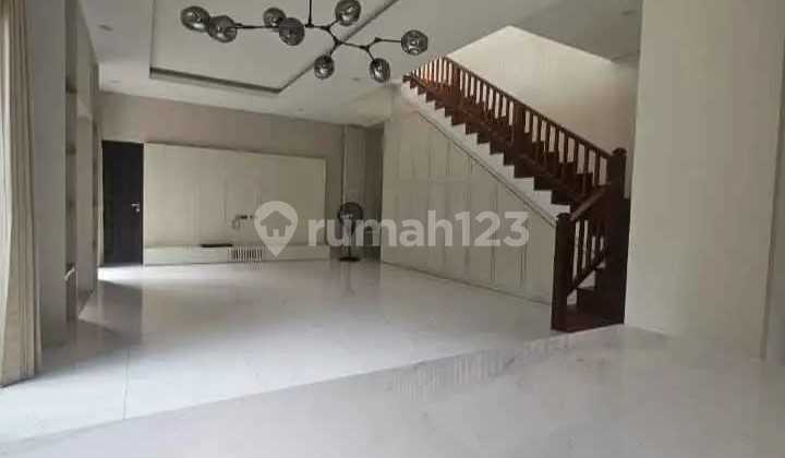 Luxury 2-Story 250M2 House in Elite Mahendradatta Area with Pool Space on 8m Road 2