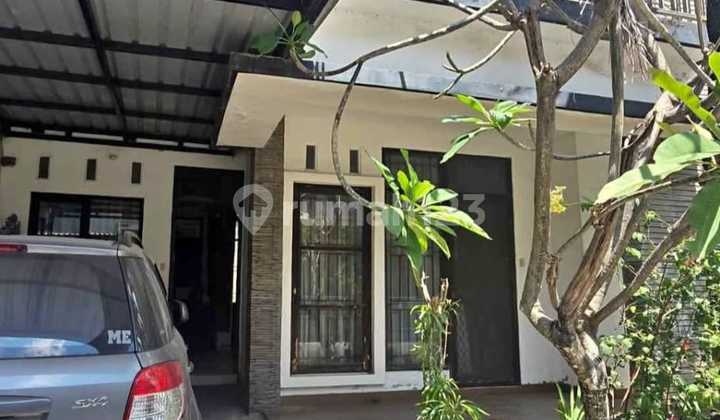 House for Sale with Pool, Security, 2 Floors, 152 sqm, on Raya Pemogan Street, Close to Kuta, 6-meter Road Frontage