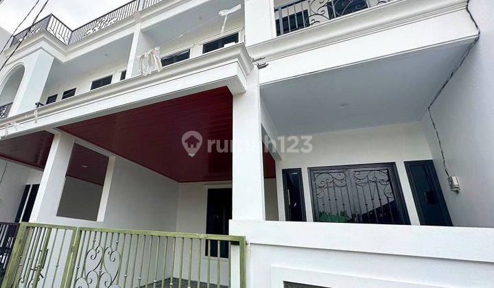 Rumah Klasik Kalisari Pasar Rebo, Siap Huni Murah 2 Lantai Jaktim Jakarta Timur ARR122 Jual Dijual 1