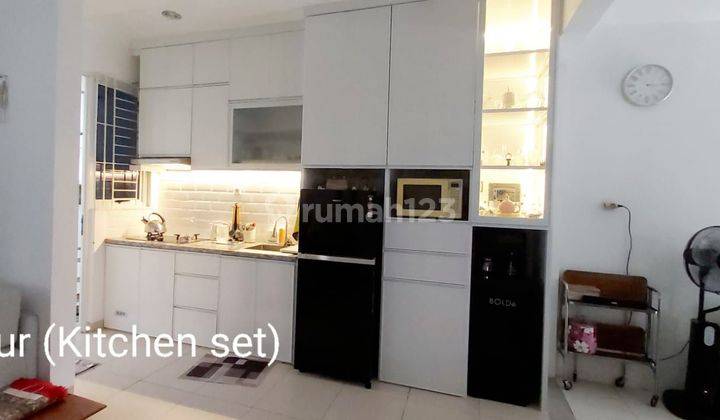 Dijual Rumah 2 lt di second Boulevard Legenda Wisata 2