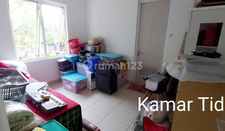 Dijual Rumah 2 lt di second Boulevard Legenda Wisata 2