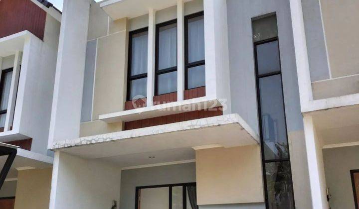 Rumah 2 lantai siap huni dijual di Metland Transyogi, Cileungsi 1