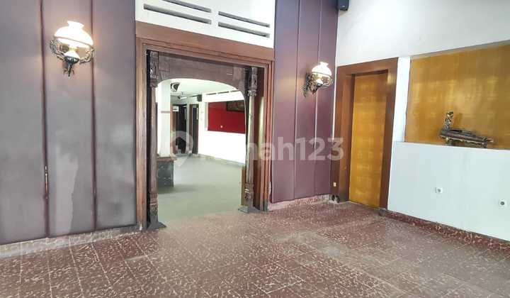 Business Space / Unfurnished House Pajajaran 2 directions Bandung