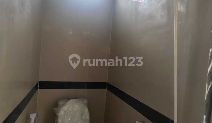 Ruko Bagus Setrasari 3,5 lt Area Komersil Ruko Bagus Setrasari 3,5 lt Area Komersil