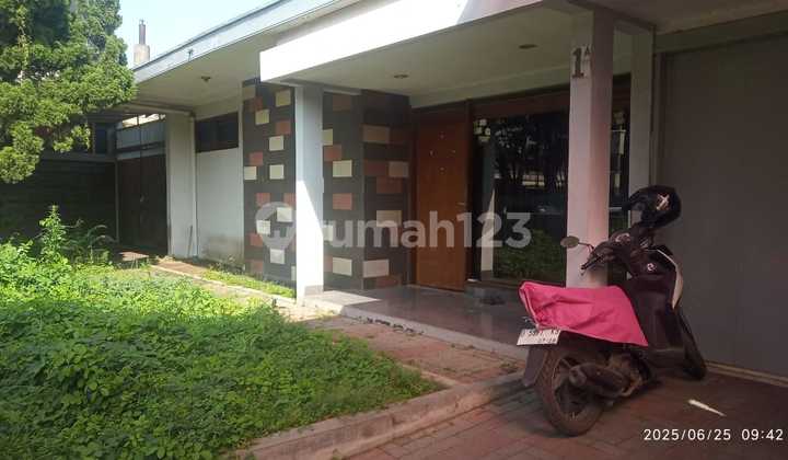 Rumah 3Kt dengan Taman Hadap Timur Sayap Pajajaran Bandung 2