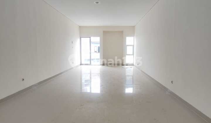 Ruko Bagus Setrasari 3,5 lt Area Komersil Ruko Bagus Setrasari 3,5 lt Area Komersil