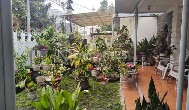 3-Story House Ready to Live In 4 Bedrooms Comfortable Strategic Location Kosambi 2