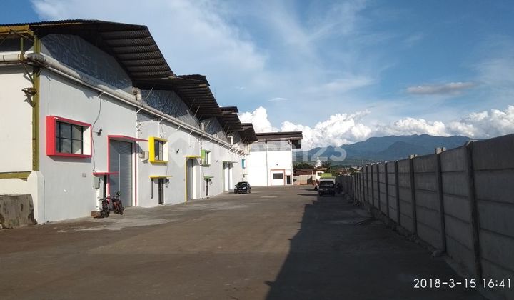 Gudang Luas Akses Jalan Raya Bebas Banjir Dekat Tol Sentul Bogor