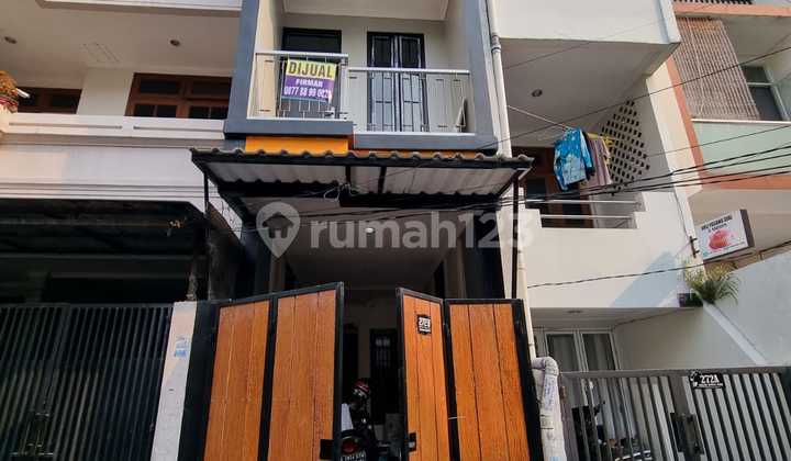 New House Ready to Occupancy with KPR (Housing Loan) Available Near Central Park Mall, Tanjung Duren, Jakarta