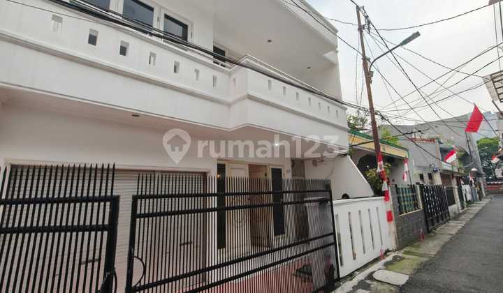 Rumah Luas Lebar 8 di Tanjung Duren Selatan Jakarta Barat