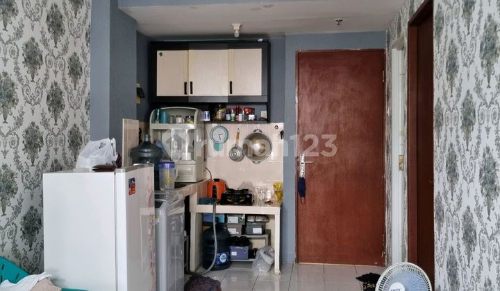 Affordable 2-Bedroom Apartment with Daikin AC Bonus Near Cengkareng Toll Road Affordable 2-Bedroom Apartment with Daikin AC Bonus Near Cengkareng Toll Road