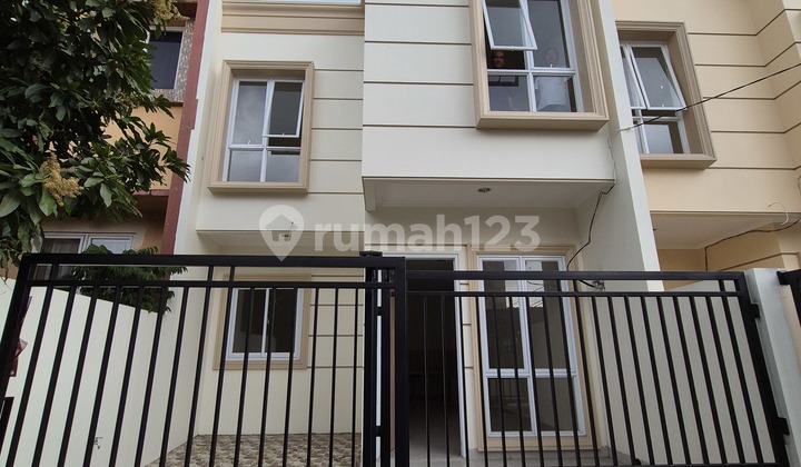 New 2-Story House Ready to Occupy, Rare in Gading Serpong Cluster.