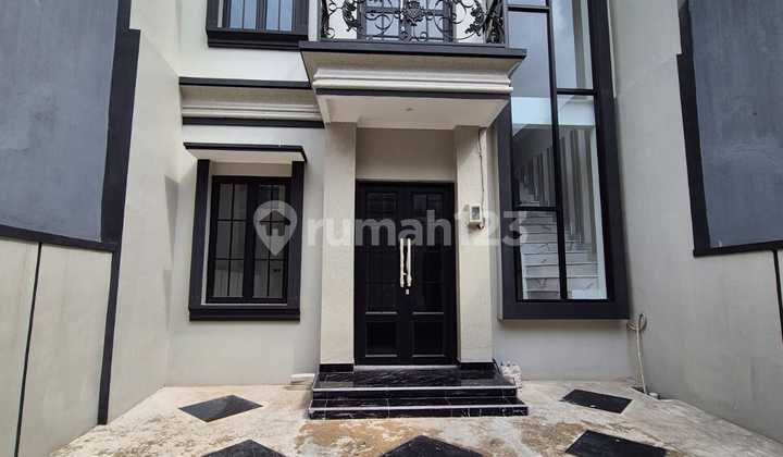 Rumah Baru Mewah Siap Huni di Taman Ratu Jakarta Barat