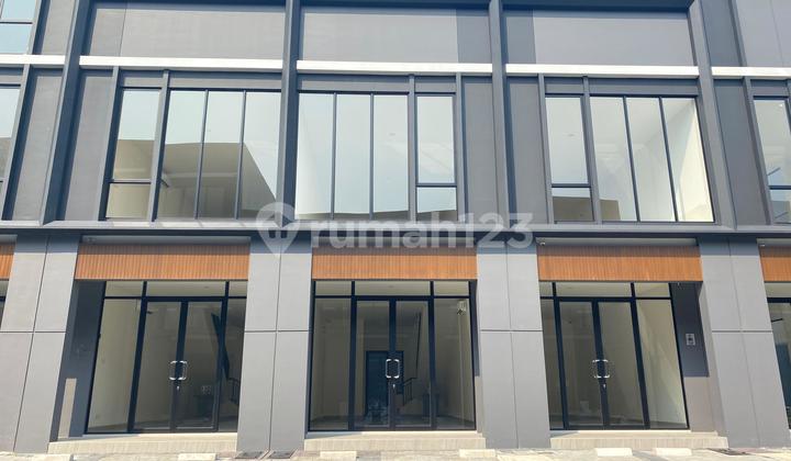 Hampton Avenue Shophouse Units 2 and 3 Ready for Occupancy in the Bustling Area of Gading Serpong, Tangerang