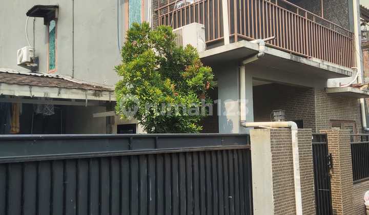Jual BU Rumah 2 Lantai 4 Kamar Bebas Banjir dekat TOL Bintaro