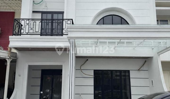 Rumah Baru Full Renov Lebar 8 di Golf Lake Residence Cengkareng