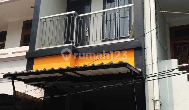 Rumah Baru 4 Kamar Dekat Tol Dalam Kota di Tanjung Duren Jakarta Barat