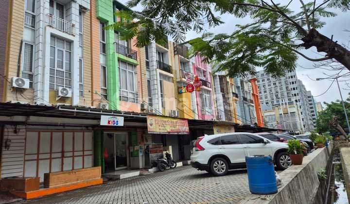 Ruko Murah 3 Lantai Bebas Banjir Hadap Selatan Dekat Apartemen Citypark Cengkareng