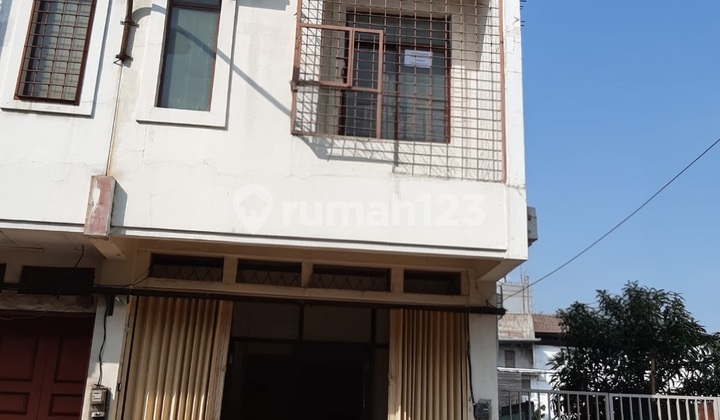 Ruko Hoek 3 Lantai Berlokasi di Ruko Fantasi / Ruko 1000 Depan Tol Jorr Cengkareng