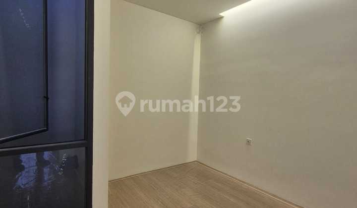 Rumah Baru Siap Huni 3 Kamar Tidur Dekat Tol Dalam Kota di Tanjung Duren Jakarta Barat 2