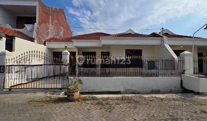 Rumah Klampis Semolo Timur Strategis, Row 2 Mobil, Bu 1