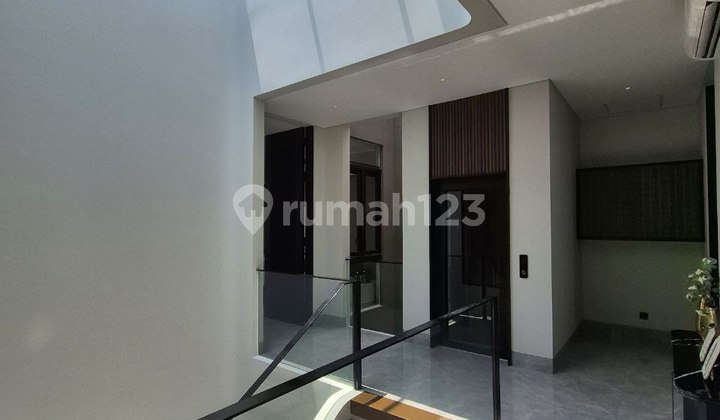 Dijual Rumah Baru Graha Family Surabaya strategis  2