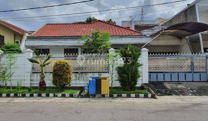 Rumah Bagus Semi Furnished SHM di Kertajaya Indah Strategis 1