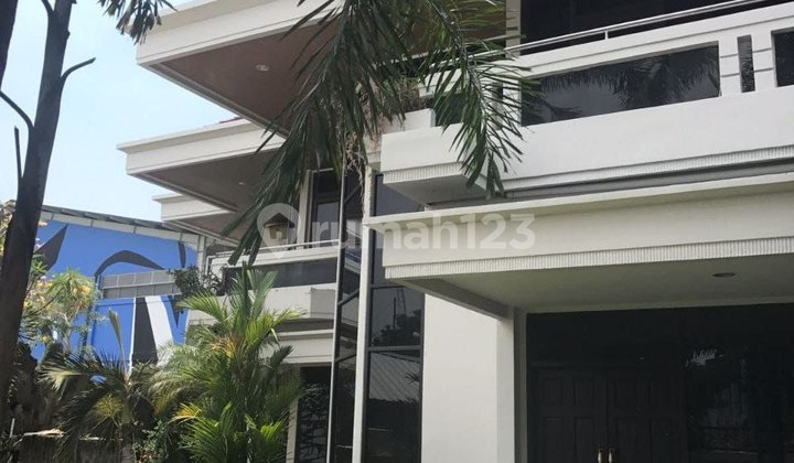 SEWA MURAH Rumah Raya Darmo Permai STRATEGIS, SEMI FURNISH SEWA MURAH Rumah Raya Darmo Permai STRATEGIS, SEMI FURNISH