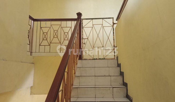 For Rent: Raya Mulyosari Shop House 2