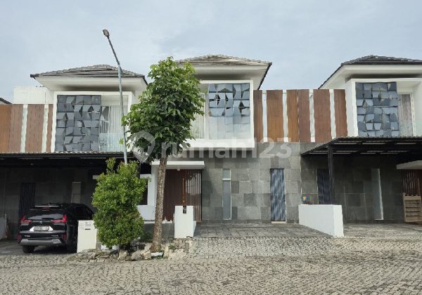 Royal Residence Cluster Canal Park Depan Danaum 