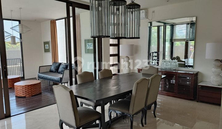 FOR RENT PLATINUM HOUSE Graha Famili GOLF VIEW & PRIVATE POOL