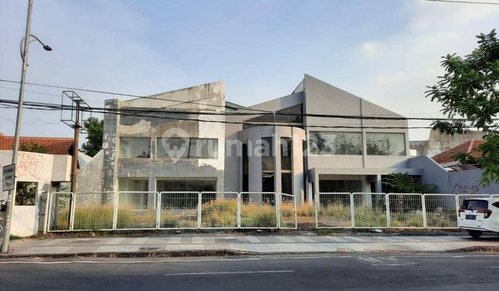 FOR RENT 2-Story Building (Former Showroom) on Jalan Kartini 1