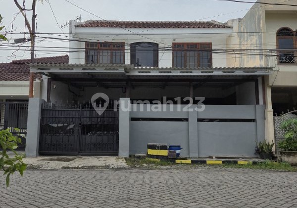 Rumah Dukuh Kupang Timur Row 4 Mobil. Strategis