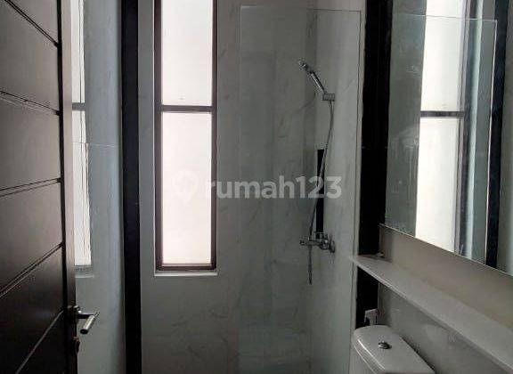 Rumah Kontrakan Bagus Furnished SHM di Royal Residence, Surabaya 2