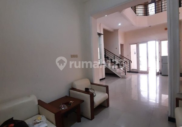 Rumah Dharmahusada Indah Timur 2