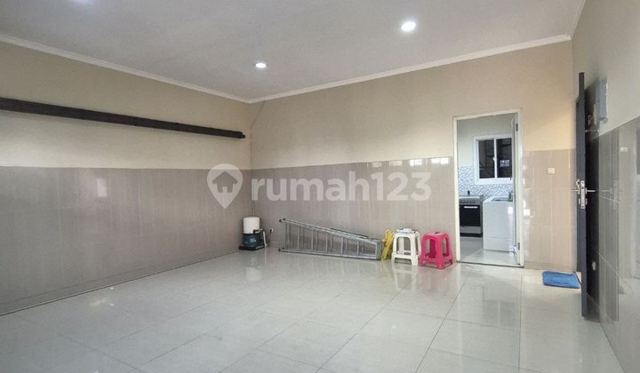 Rumah Bagus Furnished SHM Darmo permai, Surabaya 2