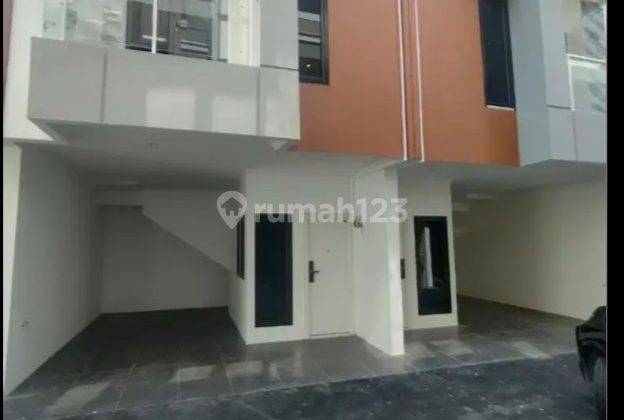 Di Jual Rumah di Cempaka putih Barat 2 Lantai SHM Baru Timur 2