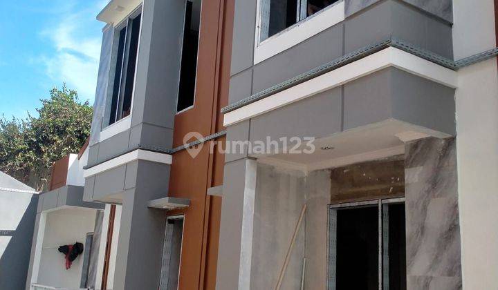 Di Jual Rumah di Cempaka Putih Barat SHM 2 Lantai Baru 1