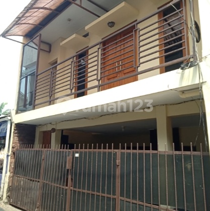 Disewakan Rumah 2 Lantai 11 Kamar Di Sarijadi Cocok Untuk Kosan