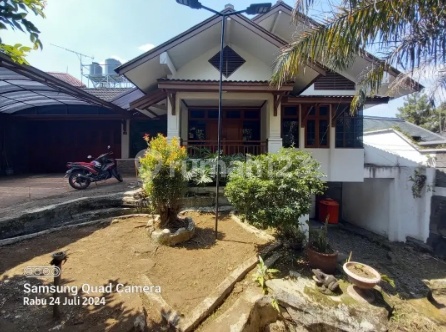 Disewakan Rumah Besar Di Daerah Elite Setrasari  1