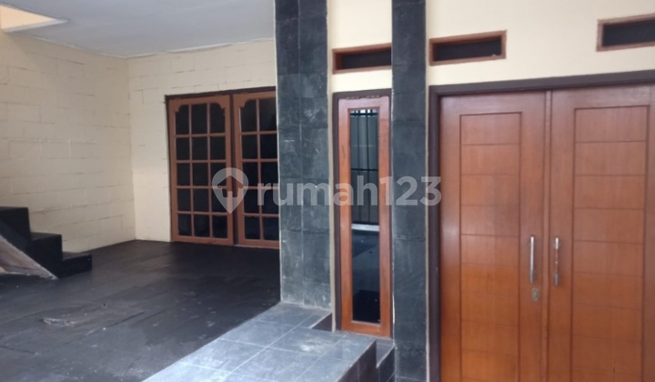 Disewakan Rumah 2 Lantai 11 Kamar Di Sarijadi Cocok Untuk Kosan 2