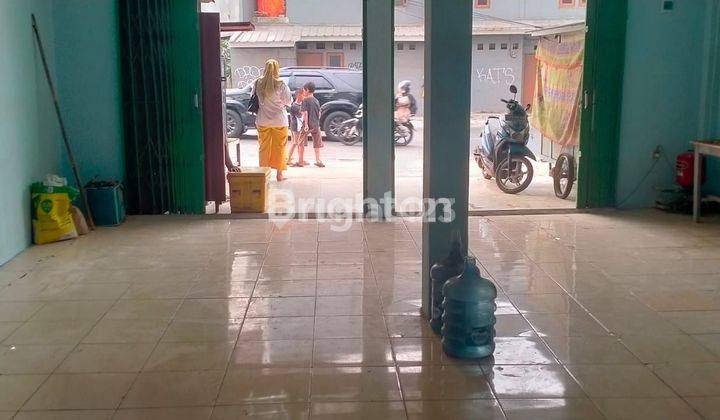 Ruko di depan jalan Raya 1