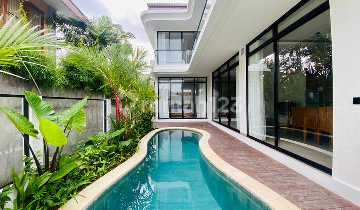 DIJUAL UNTUK DISEWA VILLA MEWAH BARU DENGAN 3 KAMAR TIDUR DI LOKASI PRIME PERERENAN - AF545
